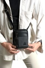 M 420 Mega Bag Çok Gözlü Küçük Günlük Omuz / Çapraz Çanta Siyah-Siyah